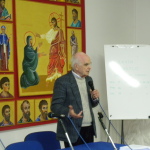Il filosofo Laszlo fa formazione  ai docenti
